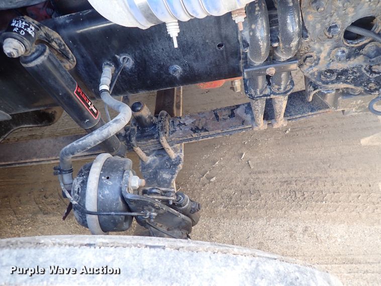 image for item DI1983 2012 Freightliner Cascadia  semi truck