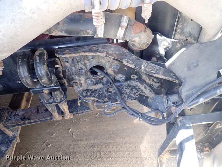 image for item DI1983 2012 Freightliner Cascadia  semi truck