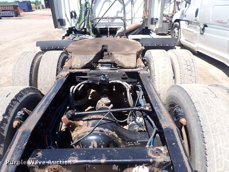 image for item DI1983 2012 Freightliner Cascadia  semi truck