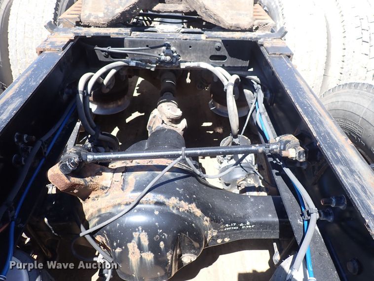 image for item DI1983 2012 Freightliner Cascadia  semi truck