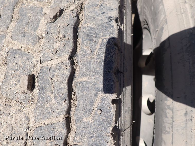 image for item DI1983 2012 Freightliner Cascadia  semi truck