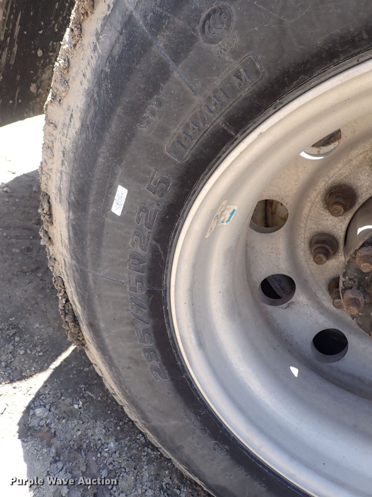 image for item DI1983 2012 Freightliner Cascadia  semi truck