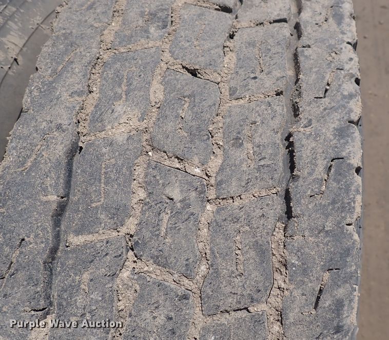 image for item DI1983 2012 Freightliner Cascadia  semi truck