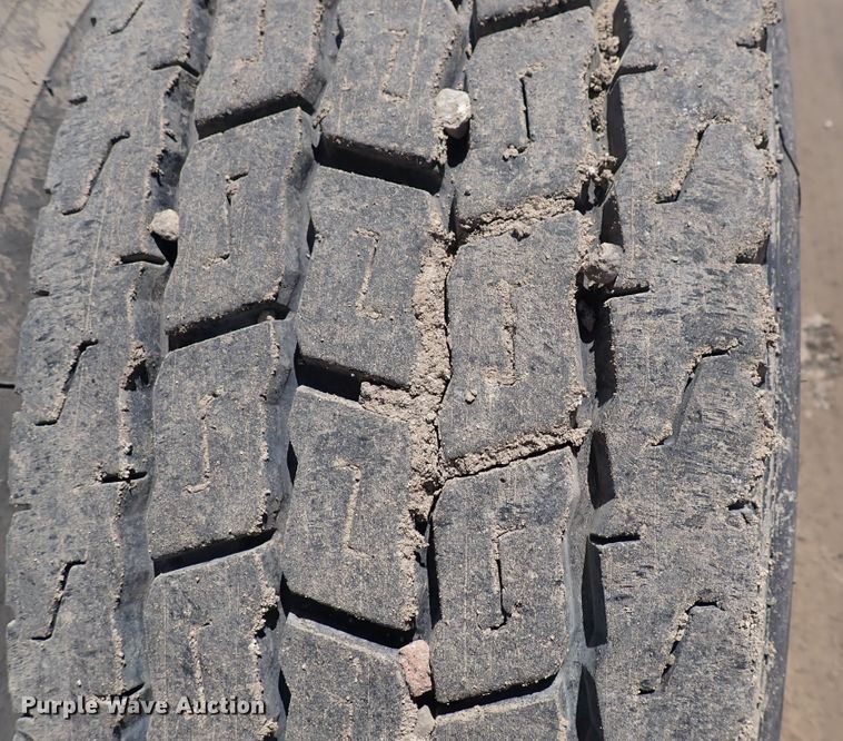 image for item DI1983 2012 Freightliner Cascadia  semi truck