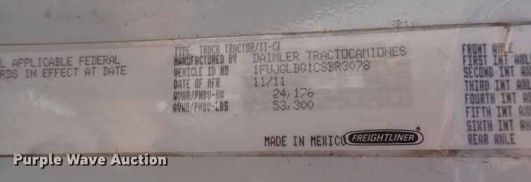 image for item DI1983 2012 Freightliner Cascadia  semi truck