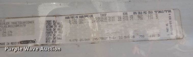 image for item DI1983 2012 Freightliner Cascadia  semi truck