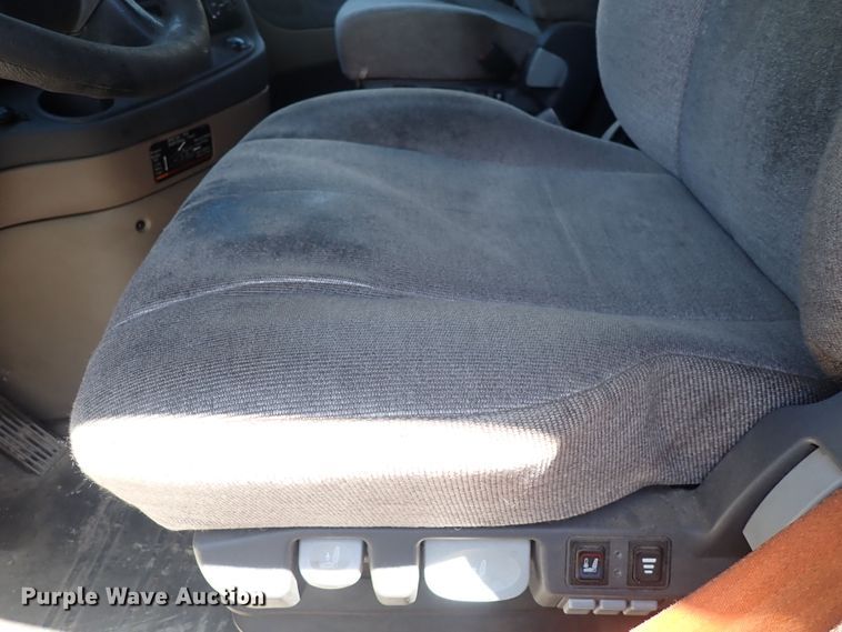 image for item DI1984 2016 Freightliner Cascadia  semi truck