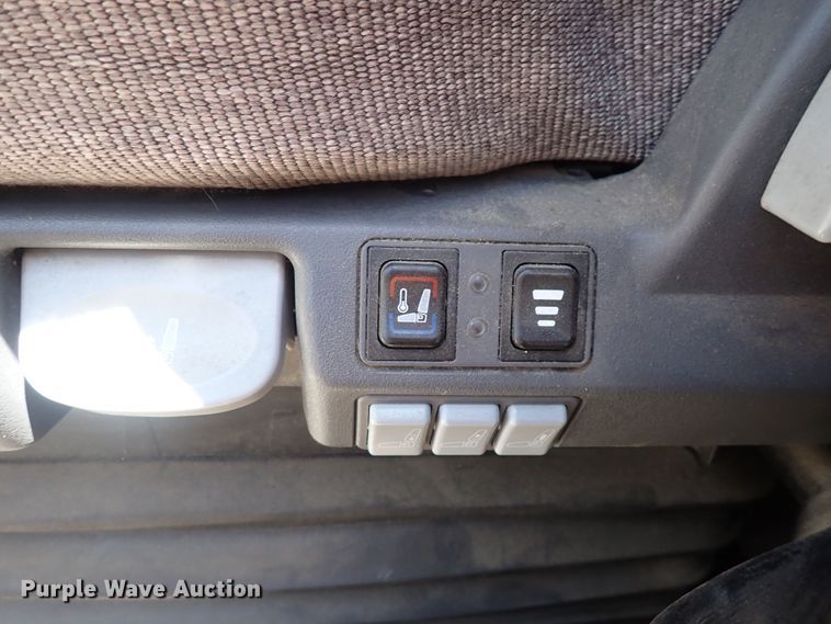 image for item DI1984 2016 Freightliner Cascadia  semi truck