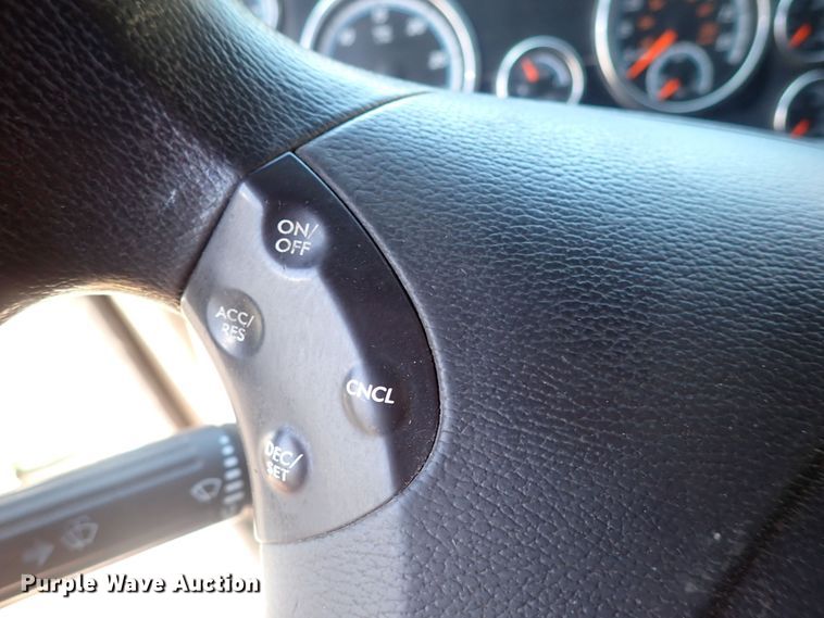 image for item DI1984 2016 Freightliner Cascadia  semi truck