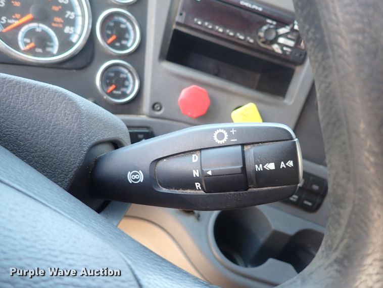 image for item DI1984 2016 Freightliner Cascadia  semi truck