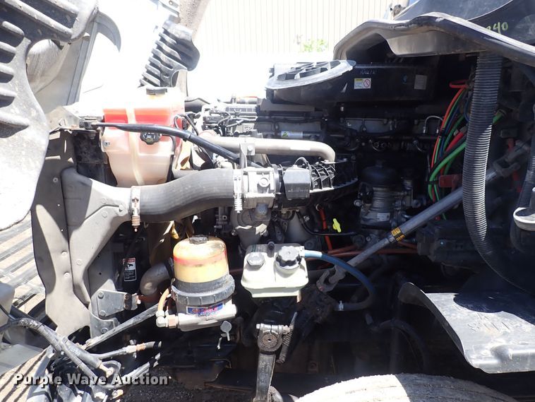 image for item DI1984 2016 Freightliner Cascadia  semi truck