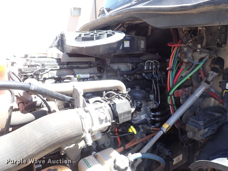 image for item DI1984 2016 Freightliner Cascadia  semi truck