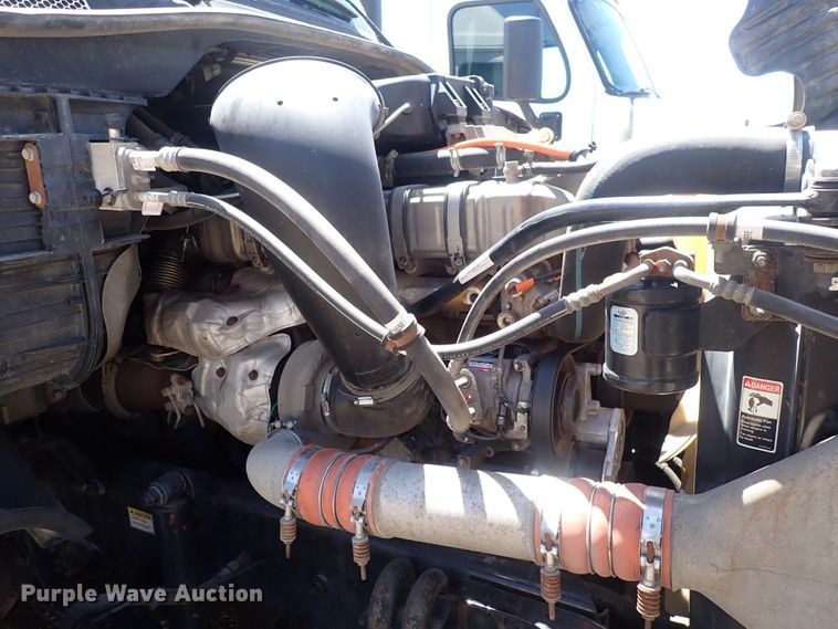 image for item DI1984 2016 Freightliner Cascadia  semi truck