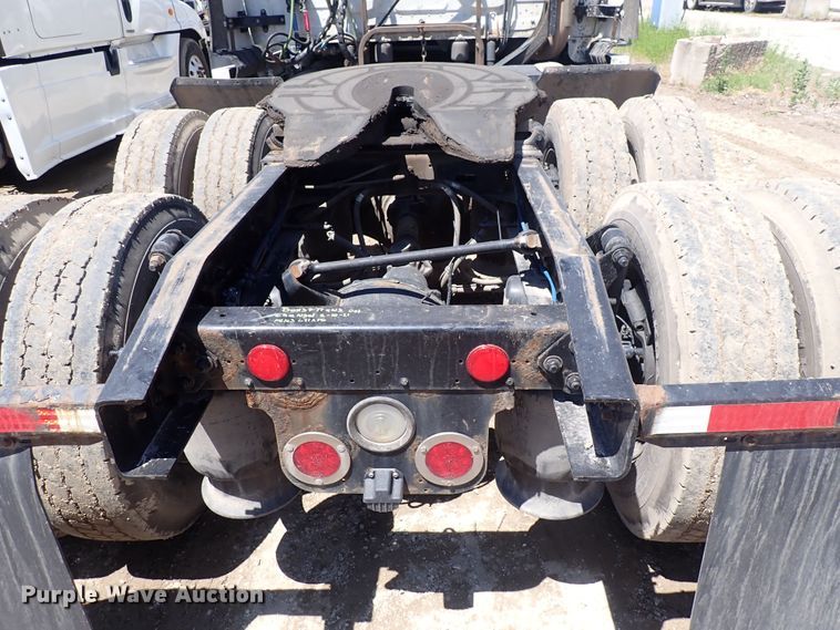 image for item DI1984 2016 Freightliner Cascadia  semi truck