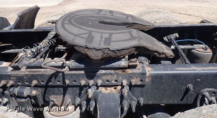 image for item DI1984 2016 Freightliner Cascadia  semi truck