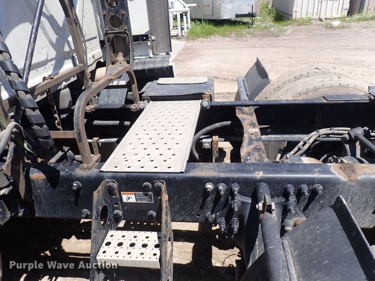 image for item DI1984 2016 Freightliner Cascadia  semi truck