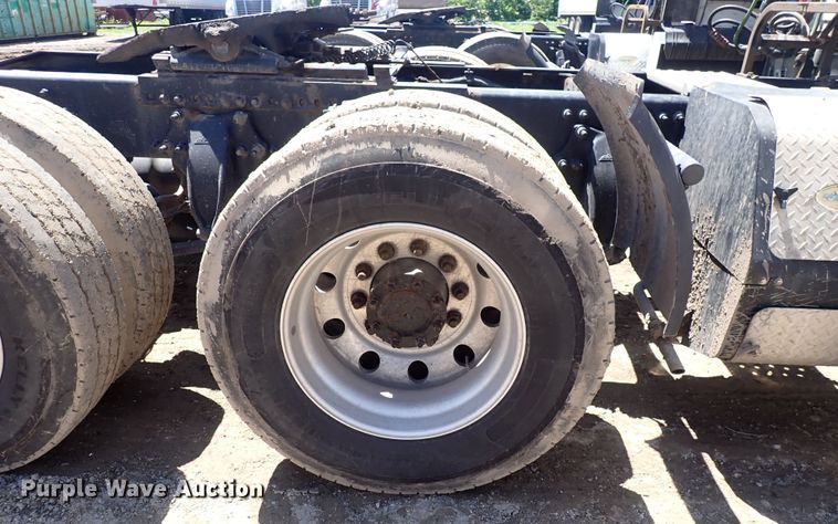 image for item DI1984 2016 Freightliner Cascadia  semi truck