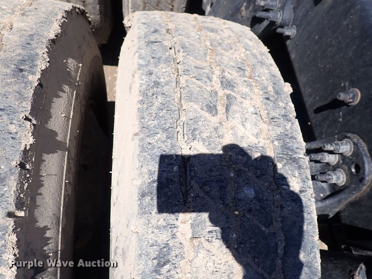 image for item DI1984 2016 Freightliner Cascadia  semi truck