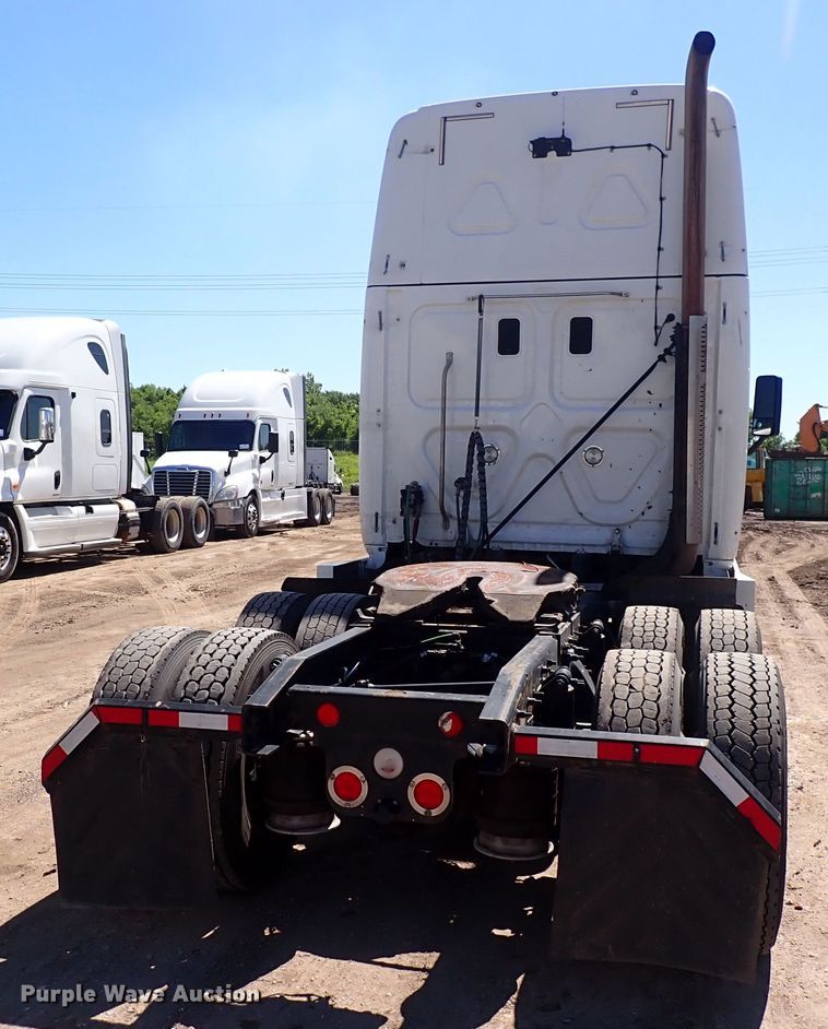 image for item DI1987 2016 Freightliner Cascadia  semi truck