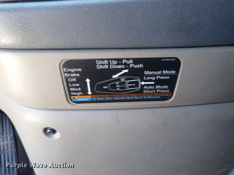 image for item DI1987 2016 Freightliner Cascadia  semi truck