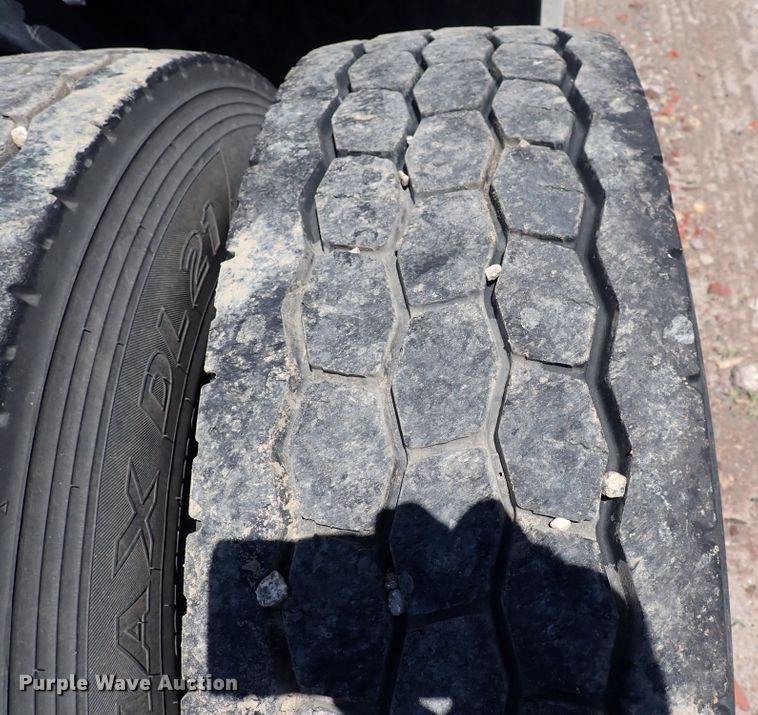 image for item DI1987 2016 Freightliner Cascadia  semi truck