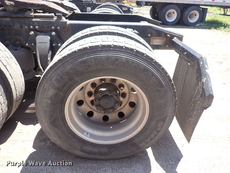 image for item DI1987 2016 Freightliner Cascadia  semi truck