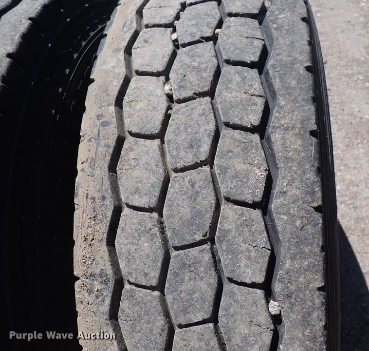 image for item DI1987 2016 Freightliner Cascadia  semi truck