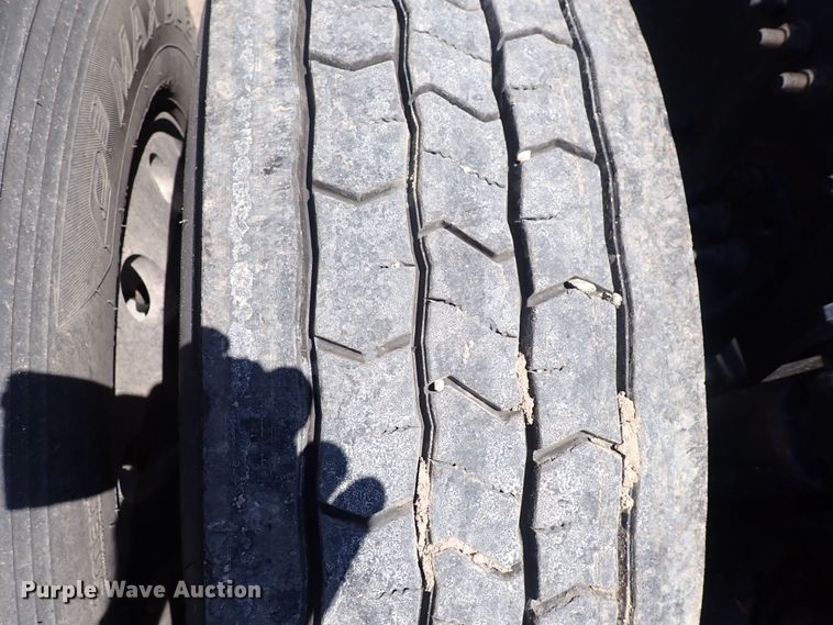 image for item DI1987 2016 Freightliner Cascadia  semi truck