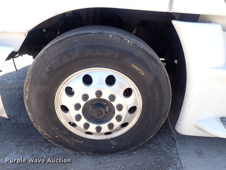 image for item DI1987 2016 Freightliner Cascadia  semi truck