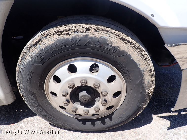 image for item DI1987 2016 Freightliner Cascadia  semi truck