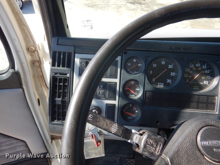 image for item DJ3828 1994 Freightliner FL70  roll-off container truck