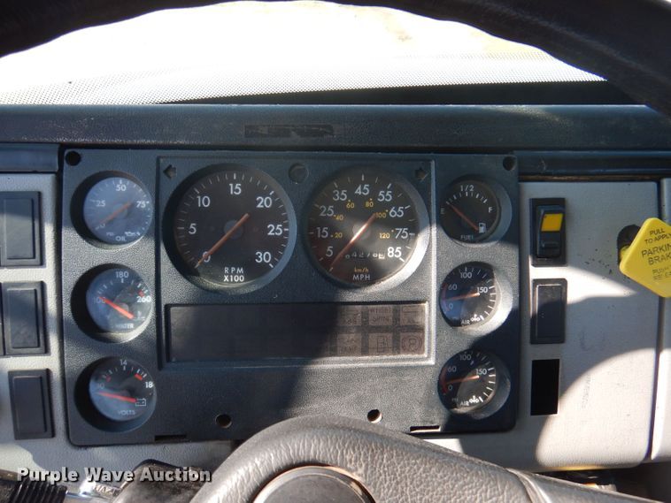 image for item DJ3828 1994 Freightliner FL70  roll-off container truck