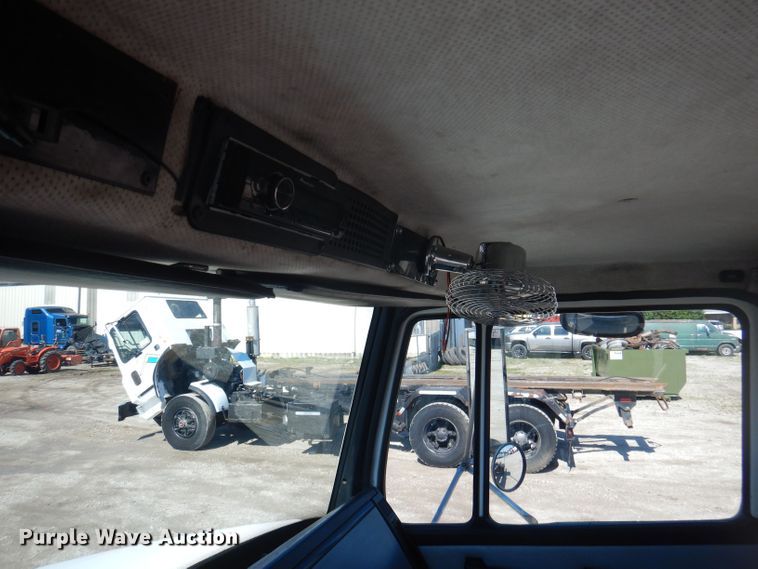 image for item DJ3828 1994 Freightliner FL70  roll-off container truck