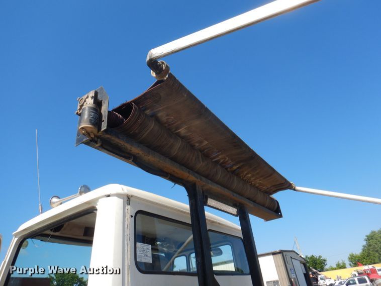 image for item DJ3828 1994 Freightliner FL70  roll-off container truck