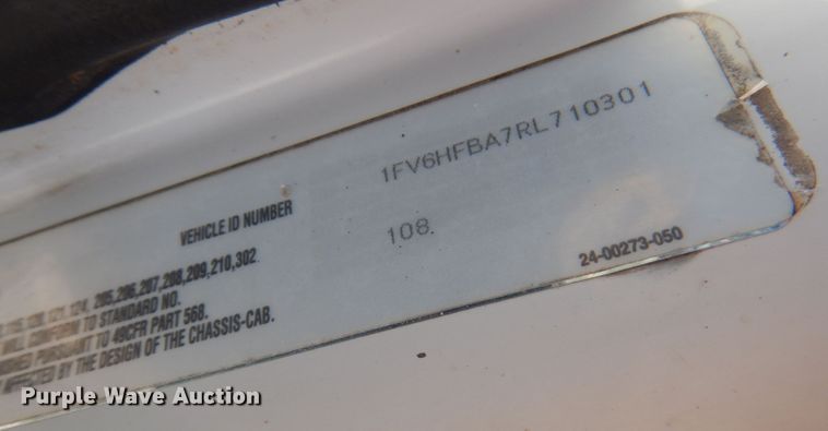 image for item DJ3828 1994 Freightliner FL70  roll-off container truck