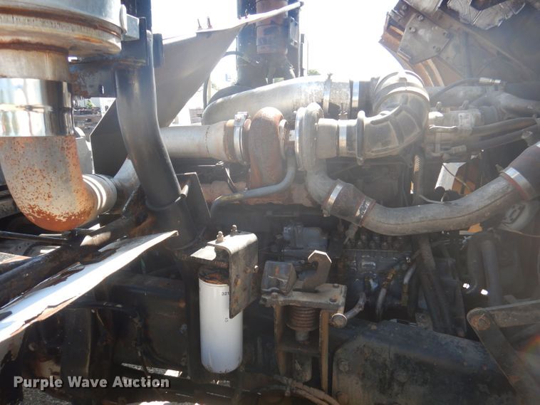 image for item DJ3829 1996 Mack MR  roll-off container truck