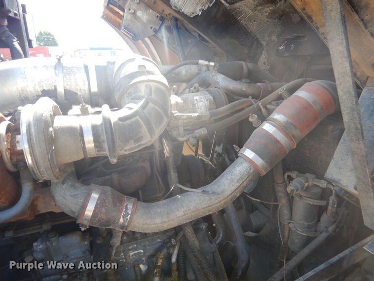 image for item DJ3829 1996 Mack MR  roll-off container truck