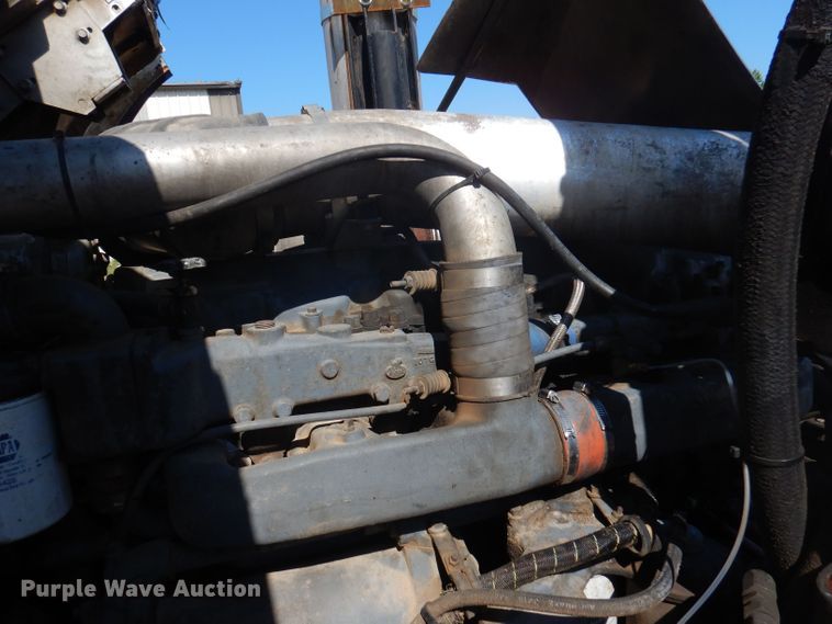 image for item DJ3829 1996 Mack MR  roll-off container truck