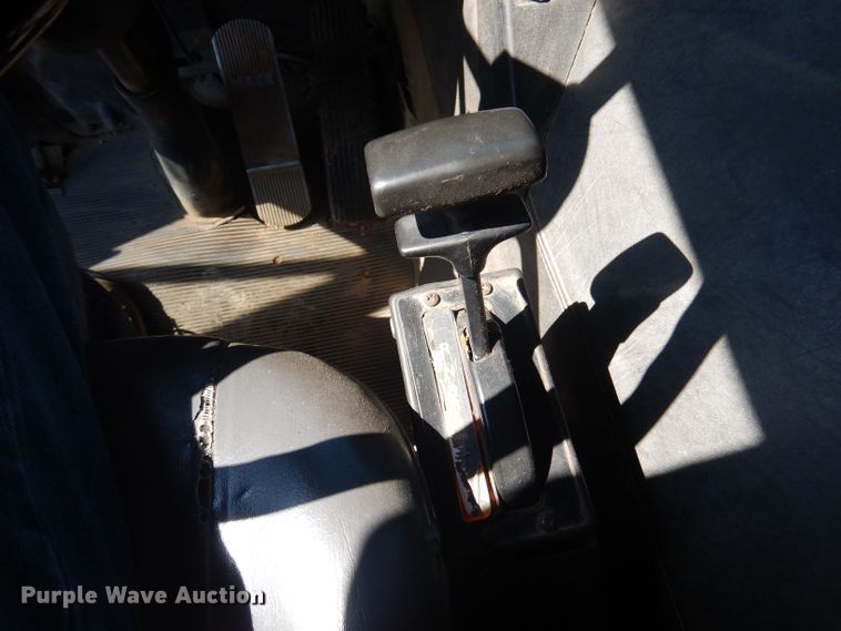 image for item DJ3829 1996 Mack MR  roll-off container truck