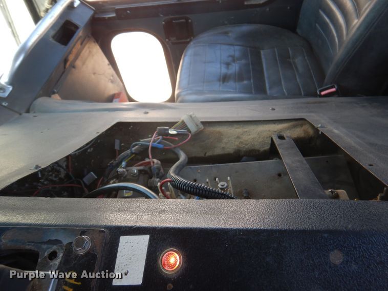 image for item DJ3829 1996 Mack MR  roll-off container truck