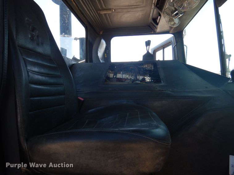 image for item DJ3829 1996 Mack MR  roll-off container truck