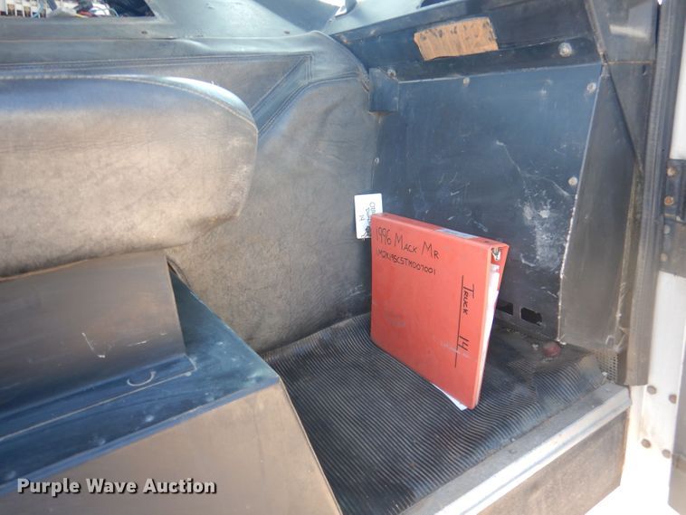 image for item DJ3829 1996 Mack MR  roll-off container truck