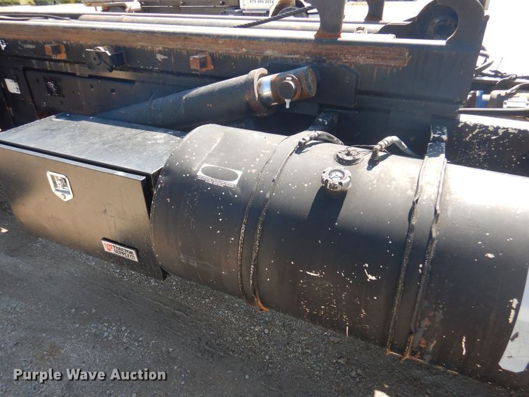 image for item DJ3829 1996 Mack MR  roll-off container truck