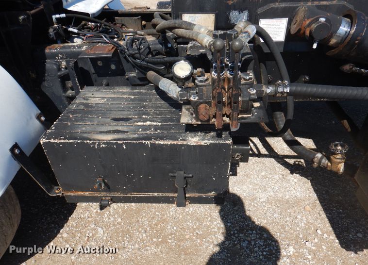 image for item DJ3829 1996 Mack MR  roll-off container truck