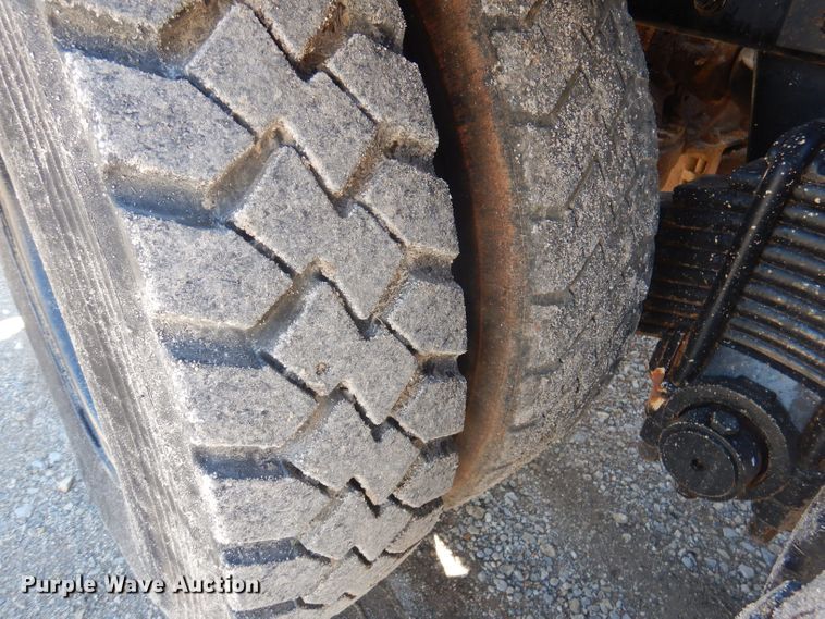 image for item DJ3829 1996 Mack MR  roll-off container truck