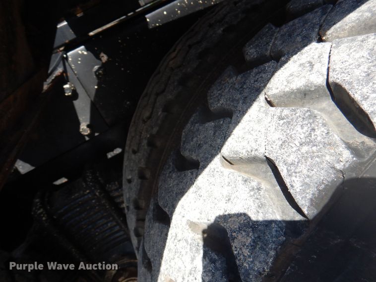 image for item DJ3829 1996 Mack MR  roll-off container truck