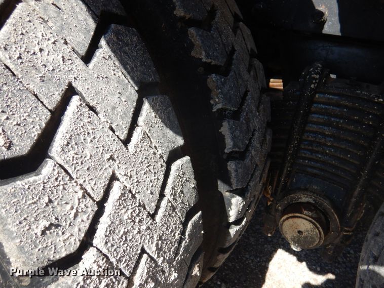 image for item DJ3829 1996 Mack MR  roll-off container truck