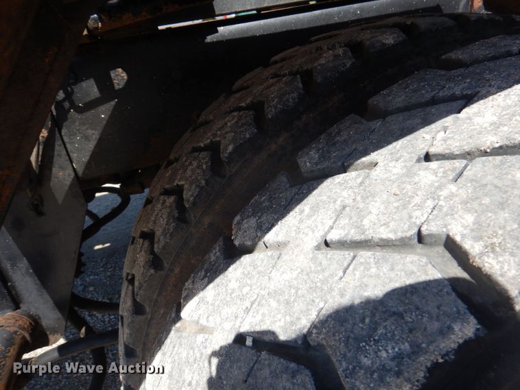 image for item DJ3829 1996 Mack MR  roll-off container truck