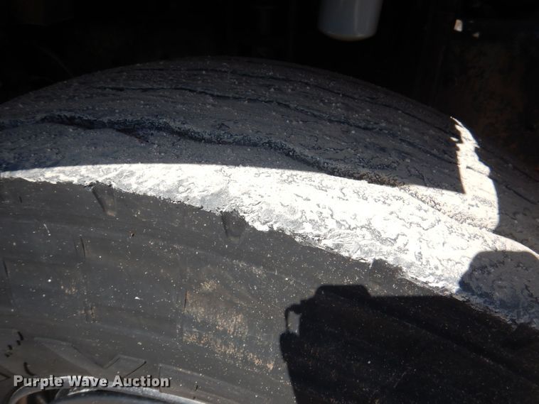 image for item DJ3829 1996 Mack MR  roll-off container truck