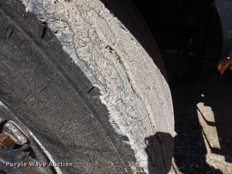 image for item DJ3829 1996 Mack MR  roll-off container truck